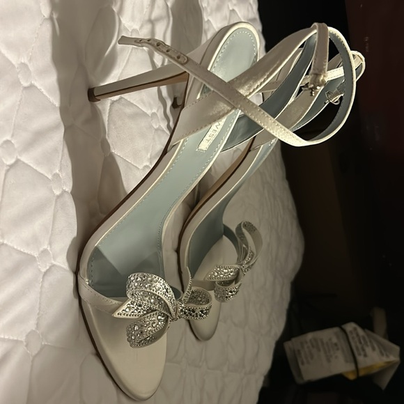 Nine West Wedding Sandals - Picture 4 of 6